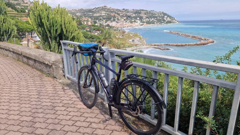 Cravel Biken an der Ligurischen Küste